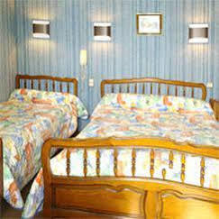 Hôtel Le Relais Des Monedieres à Seilhac Extérieur photo